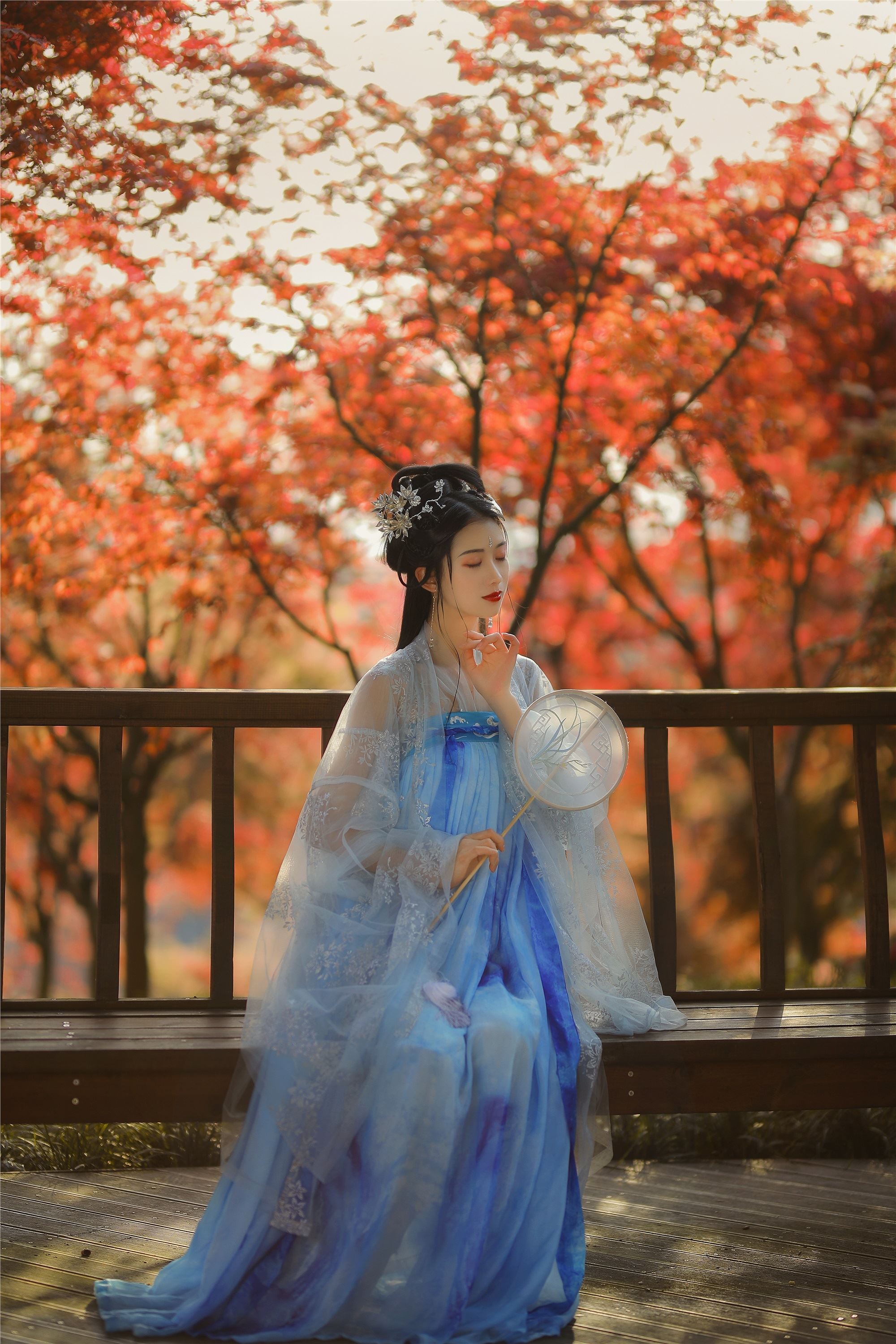 YITUYU艺图语 2021.08.23 秋枫萧瑟 吉祥祥